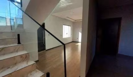 Sobrado Novo no Residencial Arezzo em Maringá.