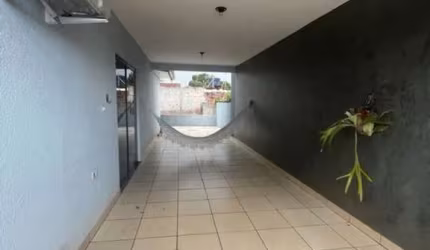Casa com 3 quartos à venda na Rua Eloy Victor de Melo, 487, Conjunto Habitacional Requião, Maringá, 102 m2 por R$ 480.000