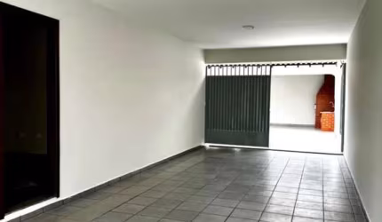 Casa com 4 quartos à venda na Rua Pioneiro Julian Martinez Alvarez, 763, Jardim América, Maringá, 245 m2 por R$ 714.000