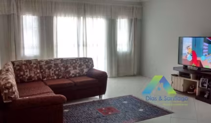 DIADEMA Sobrado recém reformada, 125M², edícula, 3 dormitórios, 4 vagas, ótima localização e valor