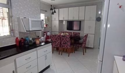 SANTO ANDRÉ Sobrado 200M², 3 dormitórios, 4 vagas com ótima localização e valor !!!