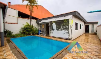 SANTO ANDRÉ Casa 300M² de terreno, 224M² area construída,2 casas, frente e fundo, espaço gourmet, piscina, 2 vagas ótima localização e valor !!!