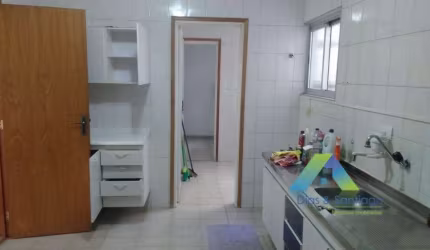 Lindo Apartamento com 3 dormitórios sendo 1 suite, 3 vagas de garagem a 5 minutos da estação do metro Jabaquara.