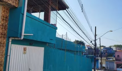 SANTO ANDRÉ Sobrado 260 metros, 2 dormitórios, 3 vagas, ótima localização excelente valor !!!
