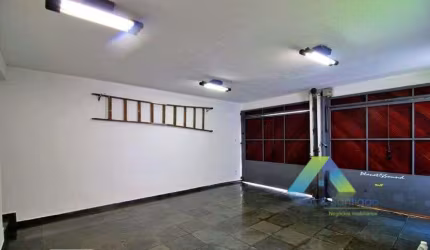 CASA TÉRREA - EXCELENTE LOCALIZAÇÃO