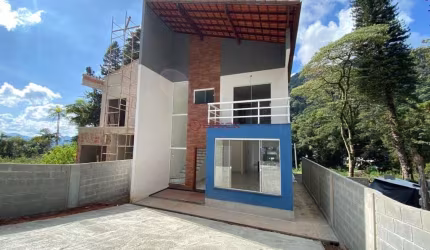 Casa com 4 quartos à venda na Rua Guajajaras, 700, Granja Guarani, Teresópolis, 219 m2 por R$ 850.000