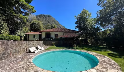 Casa com 5 quartos à venda na Avenida Oliveira Botelho, 38, Alto, Teresópolis, 400 m2 por R$ 2.500.000