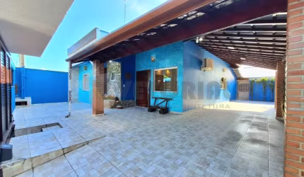Casa com 4 Suítes e Piscina, Jardim Britânia  Caraguatatuba SP