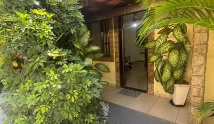 Casa 2 quartos em condomínio na região central de Cabo Frio/RJ