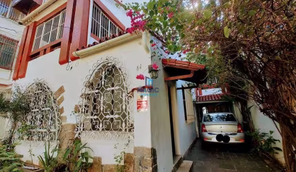 Casa com linda piscina e 5 dormitórios à venda com 258 m² por R$ 898.999,00 no Grajaú, Rio de Janeiro / RJ