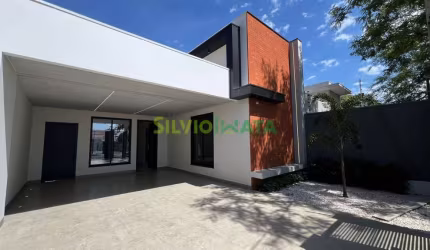 Casa de alto padrão à venda por R$ 1.380.000,00 na Zona 07 de Maringá-PR