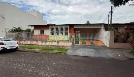 Casa à Venda na Zona 02 - Maringá