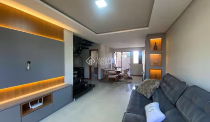 Casa com 3 quartos para alugar na Rua Laureano, 936, Campeche, Florianópolis, 160 m2 por R$ 13.400