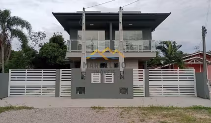 Casa Geminada de alto padrão a 150 metros da Lagoa de Ibiraquera.