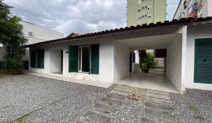 Casa aluguel bairro Anita Garibaldi Joinville Buch Imóveis