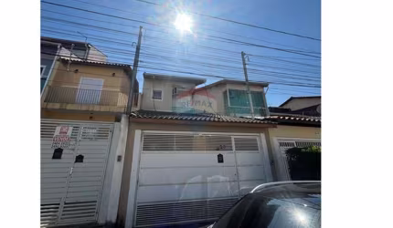 Sobrado com 3 quartos 3 banheiros no Jd. Santa Clara