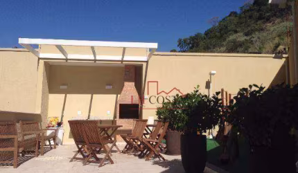 Apartamento composto por  varanda com vista para o verde, 2 dormitórios sendo 1 suíte à venda, 60 m² por R$ 430.000 - Piratininga - Niterói/RJ