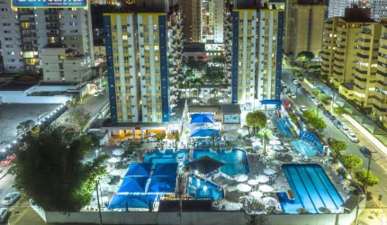 Apartamento com 2 dormitórios à venda, 69 m² por R$ 170.000,00 - Do Turista - Caldas Novas/GO