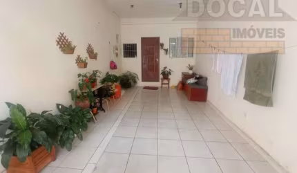 Casa com 1 quarto à venda na Rua Manoel Mendes Gouveia, 36, Jardim Saint Moritz, Taboão da Serra por R$ 400.000