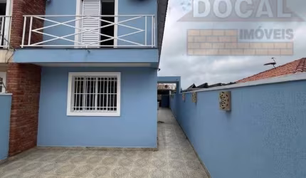 Imperdível: Casa à venda em Taboão da Serra-SP, Jardim Monte Alegre - 3 quartos, 1 suíte, 2 salas, 3 banheiros, 2 vagas, 180m²!