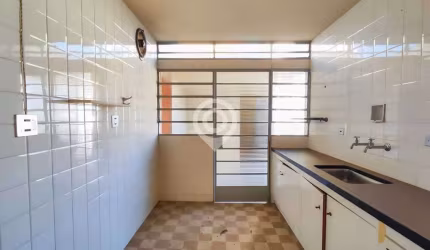 Casa com 3 quartos para alugar na Rua Francisco Glicério, Centro, Itatiba, 124 m2 por R$ 2.500