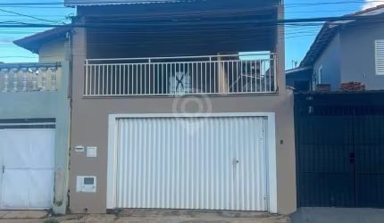 Casa com 3 quartos à venda na Rua Luiz Jarussi, Jardim Alto de Santa Cruz, Itatiba, 135 m2 por R$ 400.000
