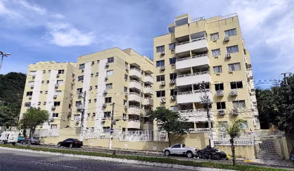 Apartamento com dois quartos, sendo uma suíte, Piscina, Academia, Playground e lazer em Niterói