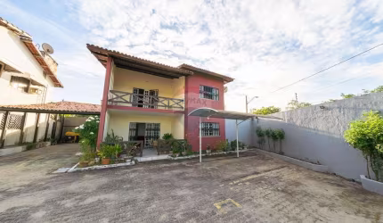 Ampla casa duplex - Uma joia rara no Condomínio Cinco Estrelas