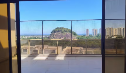 Alugo  Cobertura no Royal Blue Barra da Tijuca vista mar