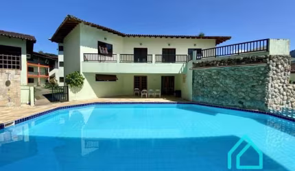 Apartamento  à venda com 2 dormitórios na Praia do Lázaro Ubatuba SP