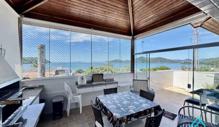 Linda cobertura linear com vista mar a venda na Praia da Enseada Ubatuba SP