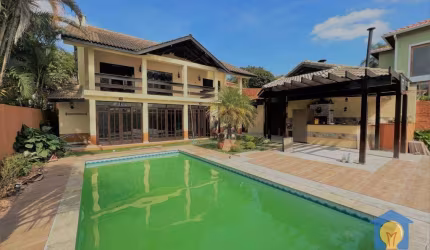 Casa com 4 dorms à Venda, por R$ 1.690.000 - Parque Dom Henrique - Cotia/SP