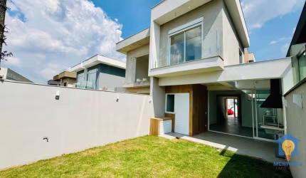 Casa com 3 dorms à Venda por R$ 1.105.000 - Granja Viana - Cotia/SP