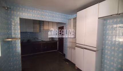Casa padrão para alugar em São Benedito, Uberaba - 5 dormitórios