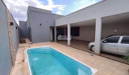 Charmosa casa à venda no Parque das Laranjeiras em Uberaba