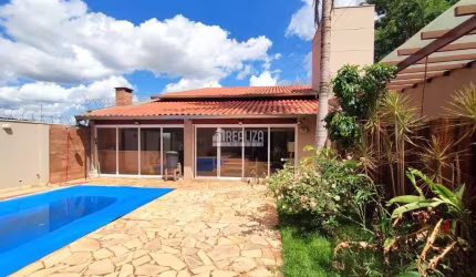 Casa com Piscina e Varanda Gourmet no Jardim São Bento, Uberaba