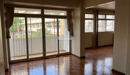 Espaçoso apartamento de 4 dormitórios no Condominio Edifício Amazonas, Centro de Uberaba