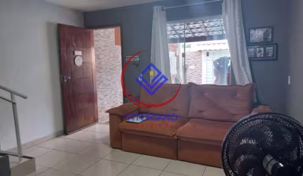 CASA DUPLEX DOIS QUARTOS Á VENDA EM CAMPO GRANDE!