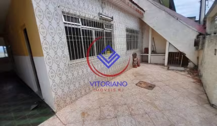 CASA TRÊS QUARTOS Á VENDA NO PARQUE ANCHIETA!