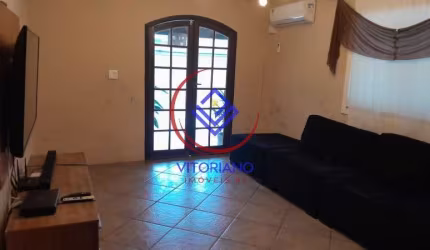 CASA Á VENDA TRÊS QUARTOS E PISCINA  EM MESQUITA!