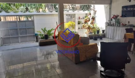 CASA QUATRO QUARTOS Á VENDA EM MAGALHÃES BASTOS!