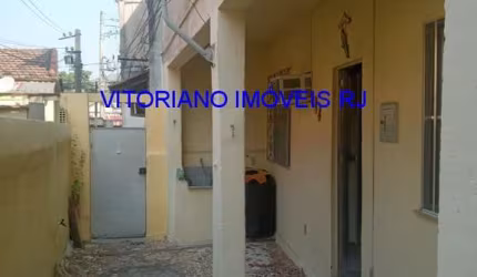 CASA Á VENDA DOIS QUARTOS  SENDO UM COM SUÍTE EM REALENGO!