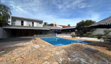 CASA COM 3 QUARTOS SUÍTES PARA ALUGAR NO CONDOMÍNIO BOSQUE DAS COLINAS - ROYAL PARK - 600M²