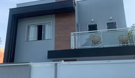 CASA DE 3 QUARTOS SENDO UM SUÍTE  COM TERRENO AO LADO COM PISCINA E ÁREA DE LAZER-EM CONDOMÍNIO FECHADO NA ESTRADA DO CACHAMORRA! OPORTUNIDADE ÚNICA!