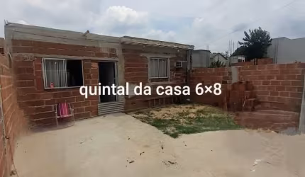 Casa no Caminho do Partido - Condomínio fechado! 2 quartos e quintal enorme