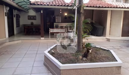 Oportunidade, apartamento up garden com 4 quartos, 2 suites, duas vagas e 784m² em Icaraí