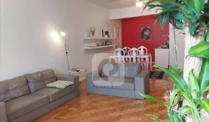 Ótimo apartamento 3 quartos em rua nobre do posto 5 de Copacabana!