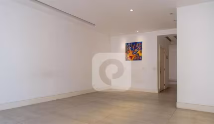 Apartamento 3 quartos na quadra da praia do Flamengo entre Posto 5 e 6 a Venda