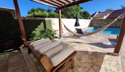 Casa à venda na Ilha do Boi, com 4 quartos, sendo 2 suítes, vista para o mar e belo quintal com lazer