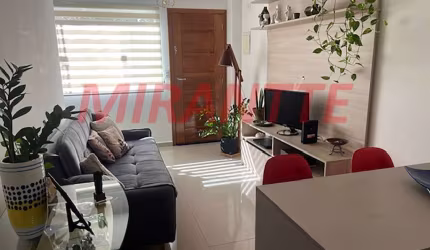 Cond. fechado de 60m² com 2 quartos em Santa Terezinha